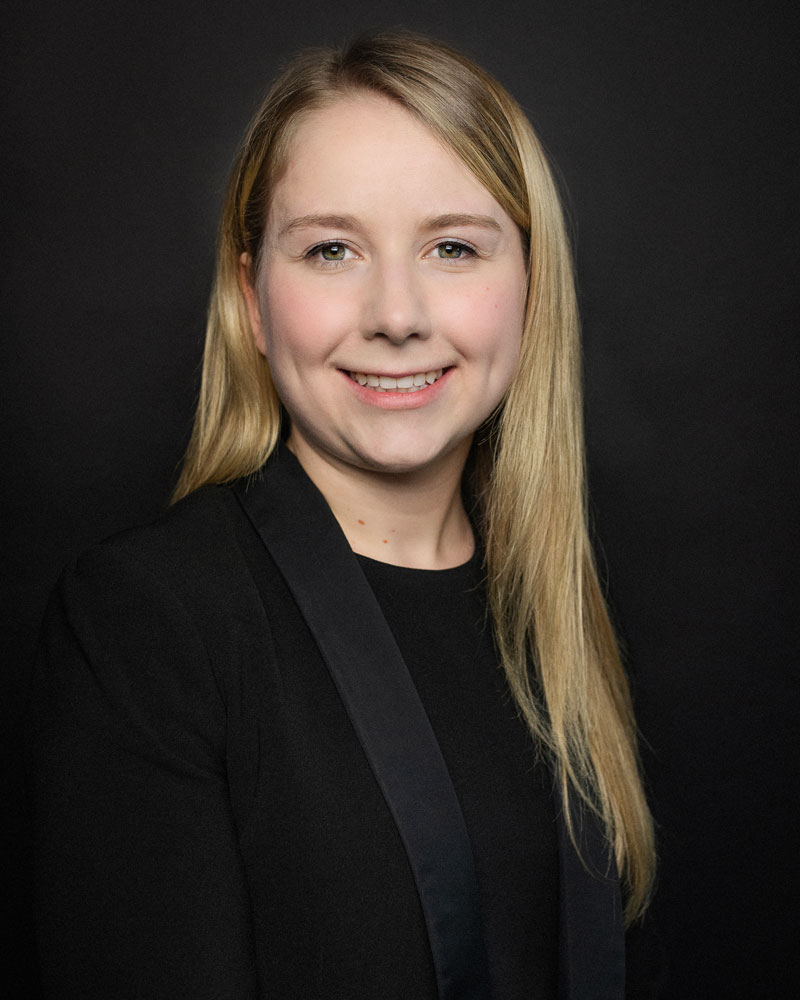 Kaitlyn Moore. Family Lawyer Edmonton